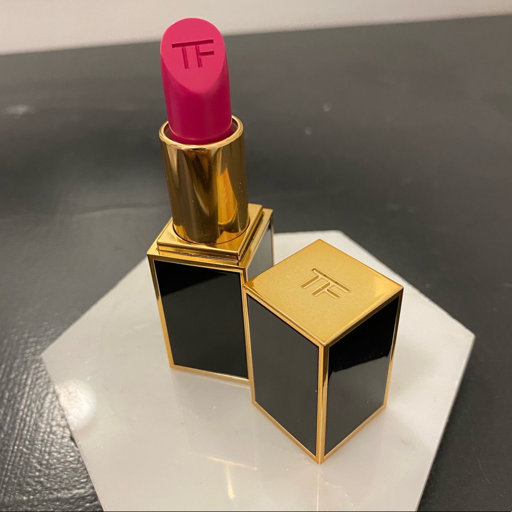 Tom Ford Matte Lipstick in Electric Pink